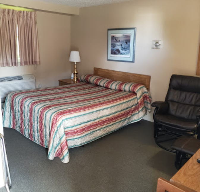 Candlelite Motel - Recent Photo As Of 2022 (newer photo)